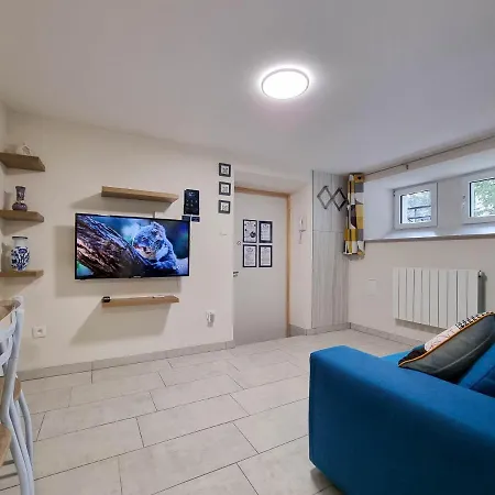 Travel Homes - Underground, F1 Chic Et Renove Apartment